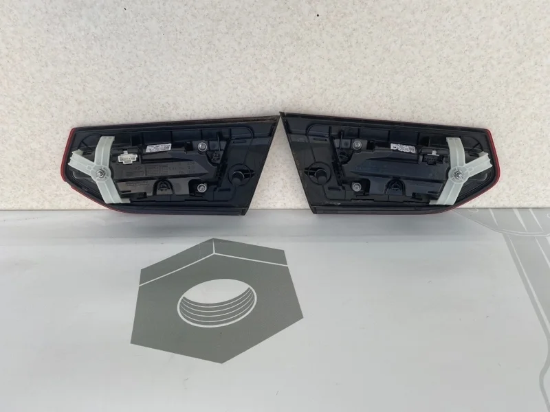 Фонарь задний в крышку багажника -т 2шт Mercedes-benz GLE Coupe 2019 C292