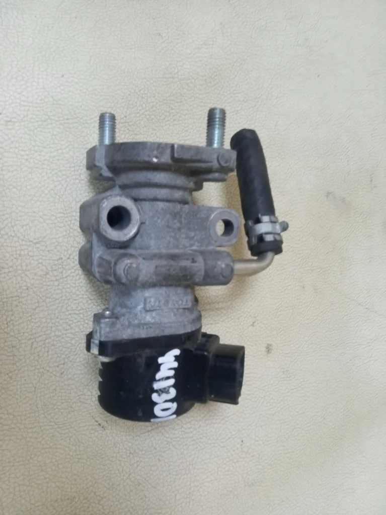 клапан egr TOYOTA AVENSIS 2, T250 AZT250L   ТОЙОТА   АВЕНСИС    2562028100 2002-2010 (контрактная запчасть)