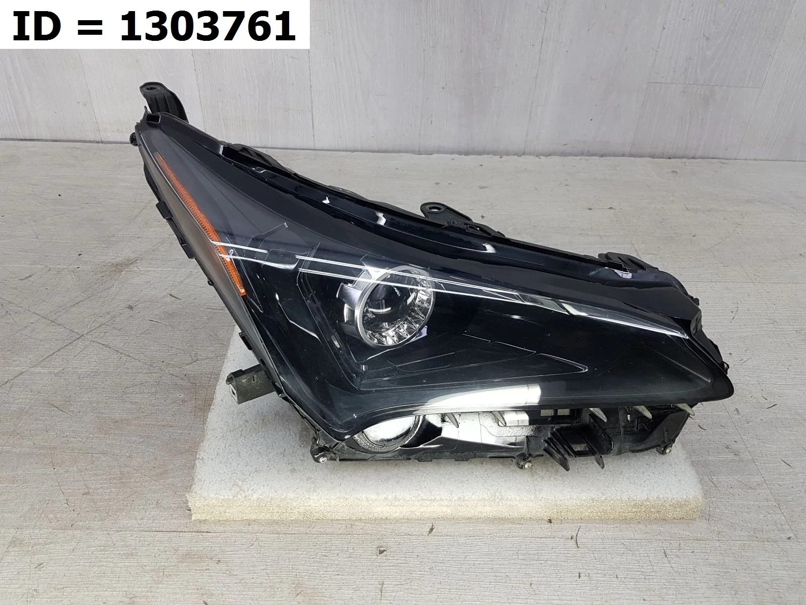 фара правая Lexus NX NX200 NX200T NX300 NX300H 1, Z10 ZGZ15 ZGZ10 AGZ10 AGZ15 AYZ15 Правый  8114578180 2014-2021 (контрактная запчасть)