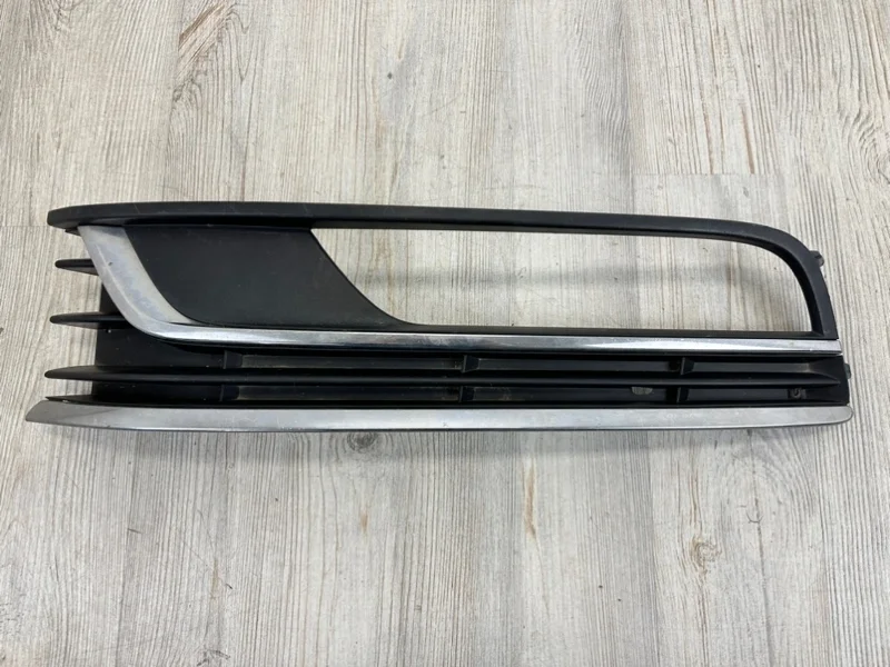 Решетка бампера боковая VW Passat B7 2011-2015 3C