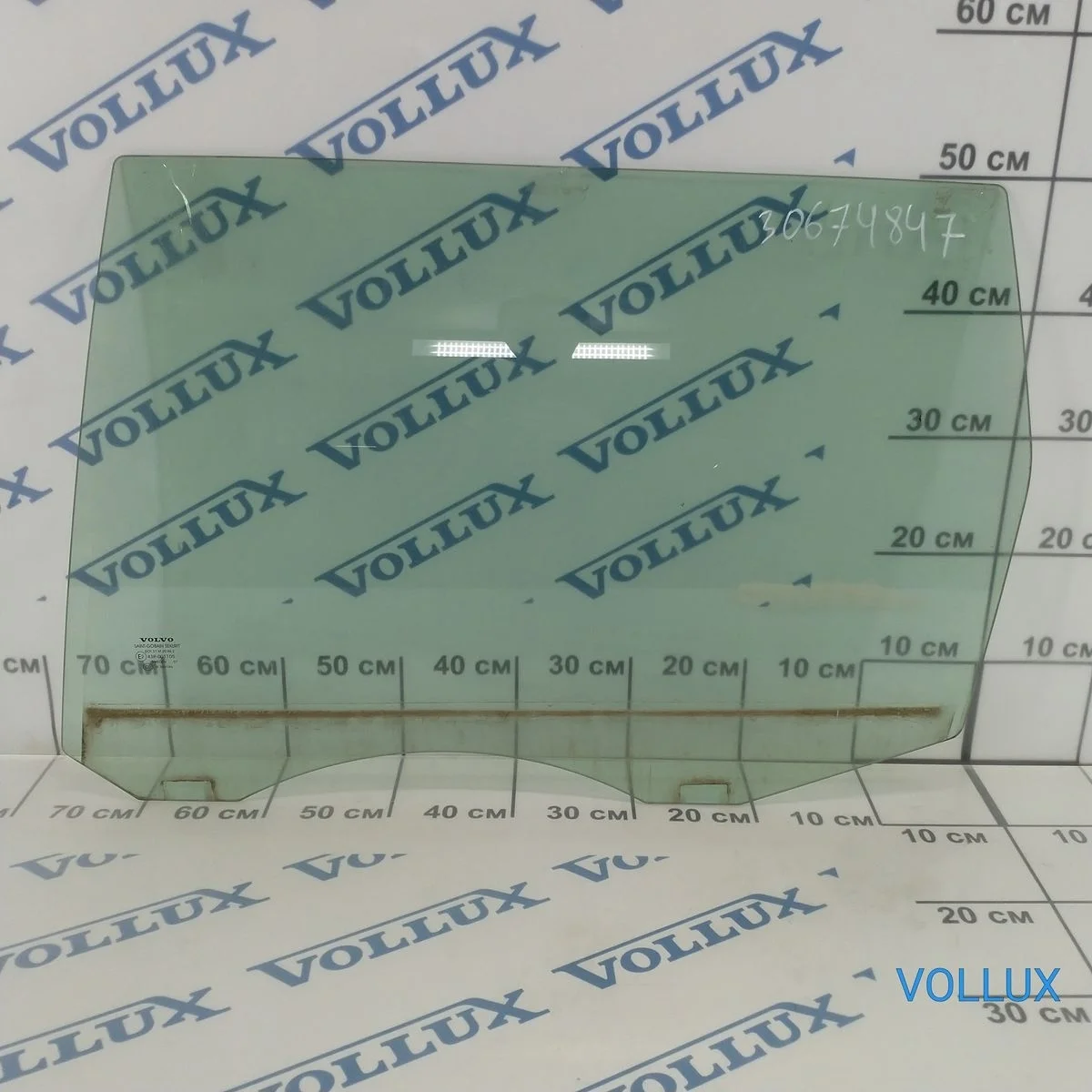 Б/У Стекло двери V70/XC 08-09 зад.лев.сталинит