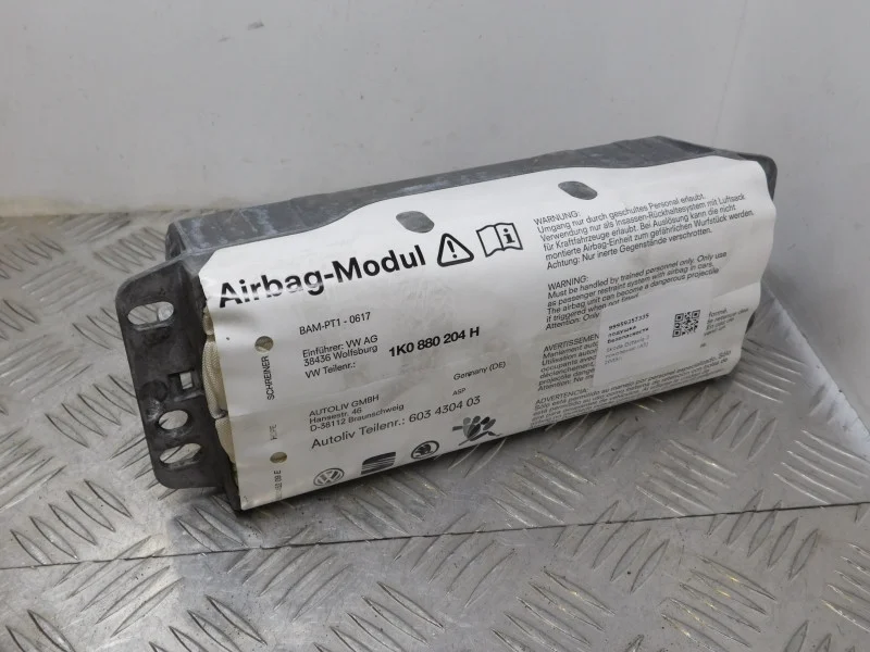 подушка безопасности пассажира Skoda Octavia 2  (A5)