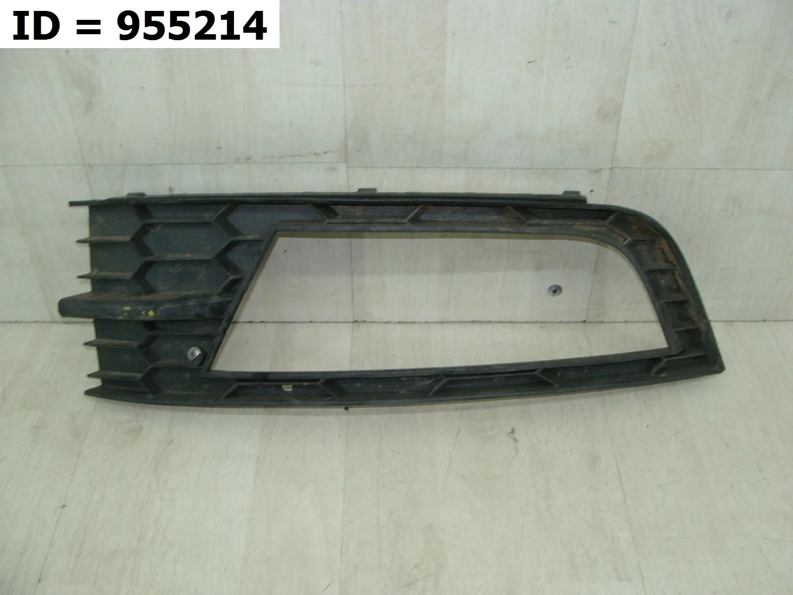 накладка птф правая Skoda OCTAVIA 3, A7, 5E, 5E5 Правый  5E08076829B9 2012-2020 (контрактная запчасть)