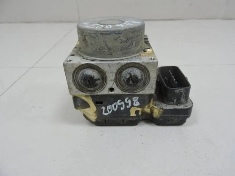 Блок ABS насос Toyota Corolla E150 2006-2013