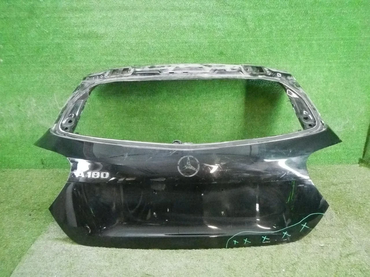 Крышка багажника Mercedes-Benz A W176 (2012-2015)