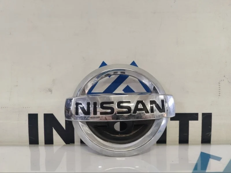 Эмблема шильдик знак решетки радиатора Nissan