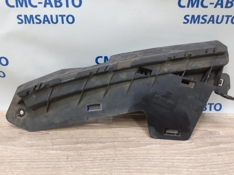 Кронштейн бампера под фару Volvo Xc70 30796387 ХС70 2.4D, передний левый