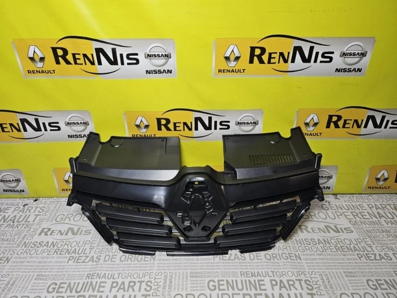 Решетка радиатора передняя Renault Sandero 2 2019