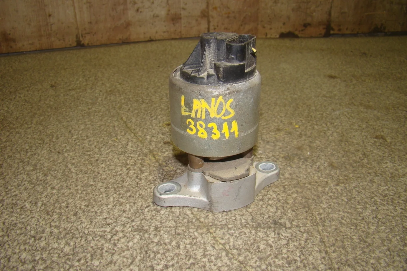 Клапан рециркуляции выхлопных газов Chevrolet Lanos 2005-2009