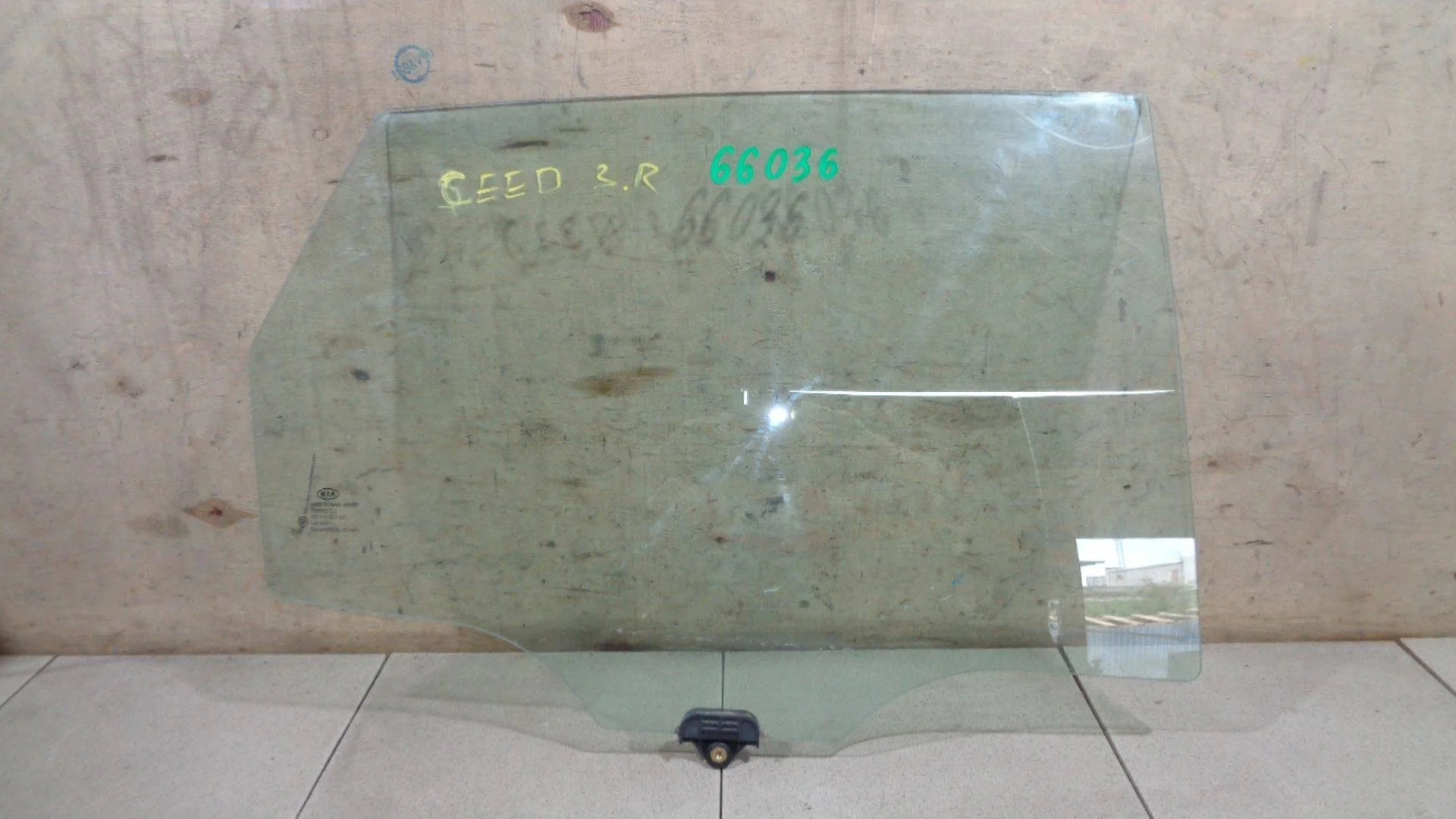 стекло двери Kia Ceed I (ED) 2006-2012
