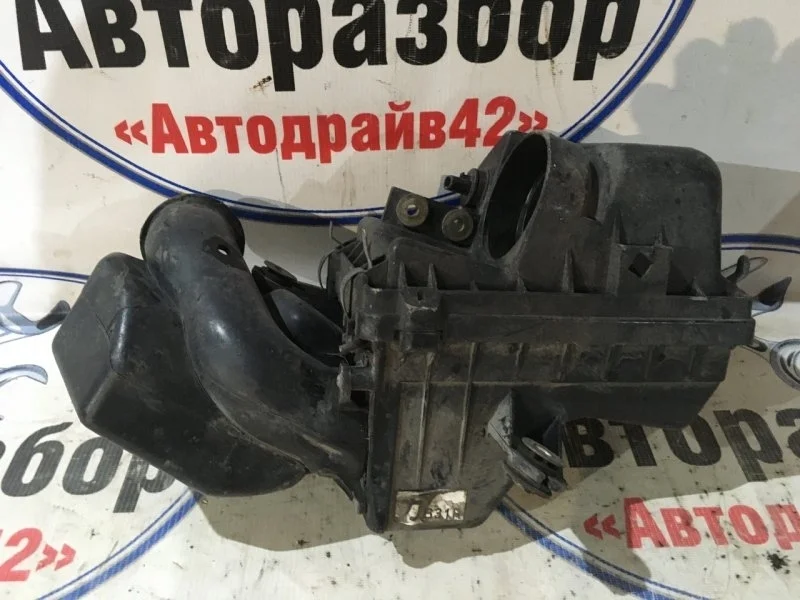 корпус воздушного фильтра Mazda Demio 2000 DW3W B3