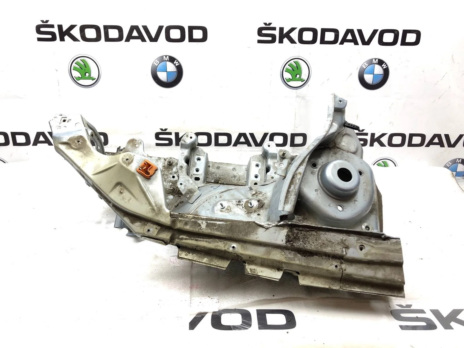 Лонжерон Skoda Octavia Scout 2011 1Z0810365A A5 (1Z) 1.8 CDAB, передний левый