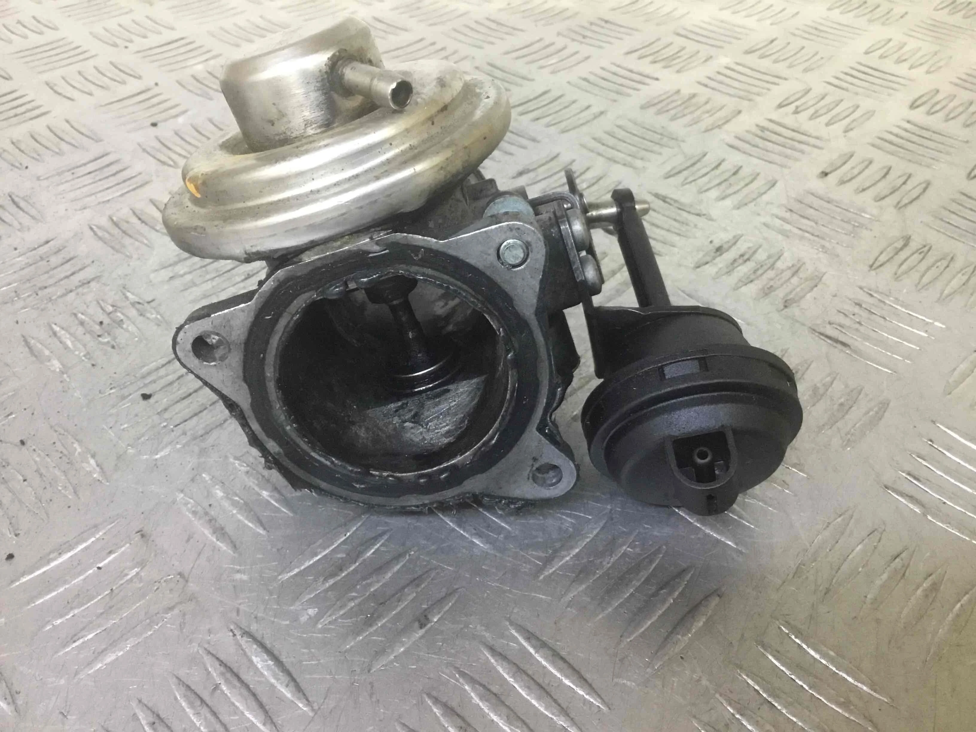 Клапан EGR Audi A3 I (8L1) 1996 - 2003 дизель 1.9 TDI