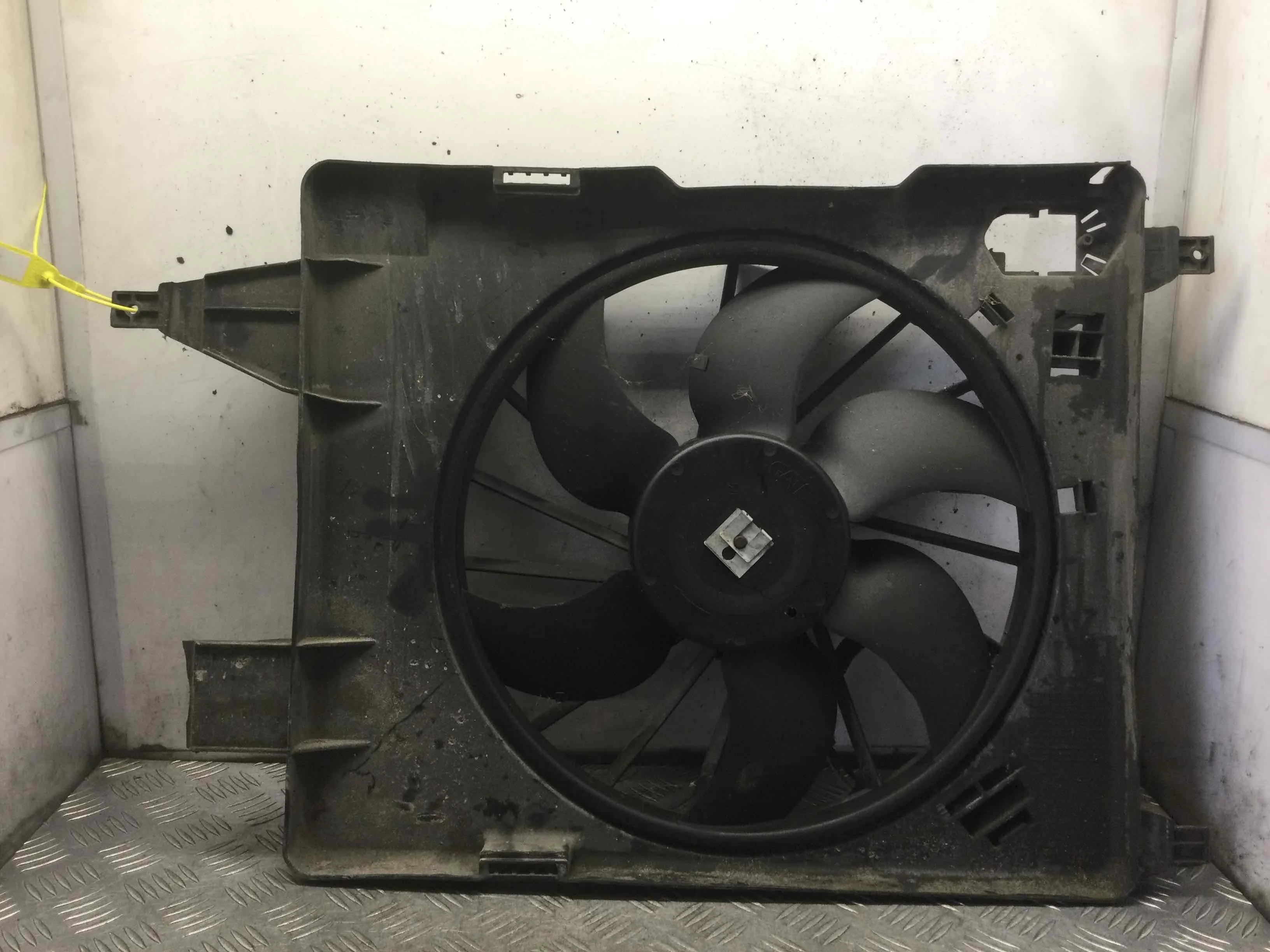 Вентилятор радиатора Renault Scenic II (JM) 2003 - 2009 бензин 1.6