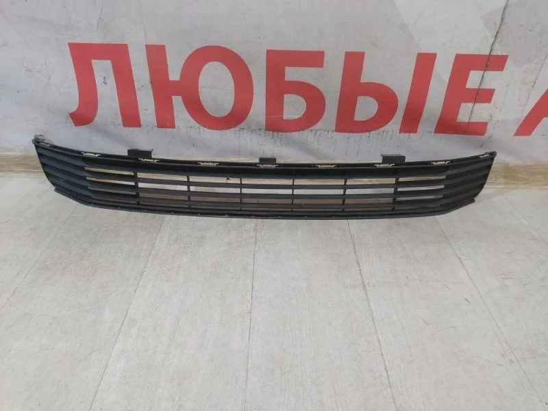 Решетка бампера передняя Toyota Camry 50 2012-2014