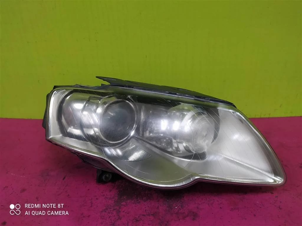 Фара правая Xenon Passat B6 2006-2010 3C0941752H