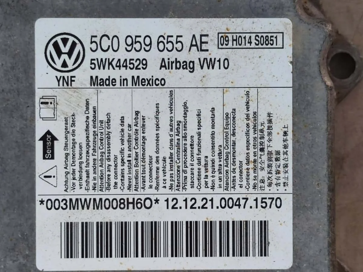 Блок управления air bag Volkswagen Passat 2014 A32