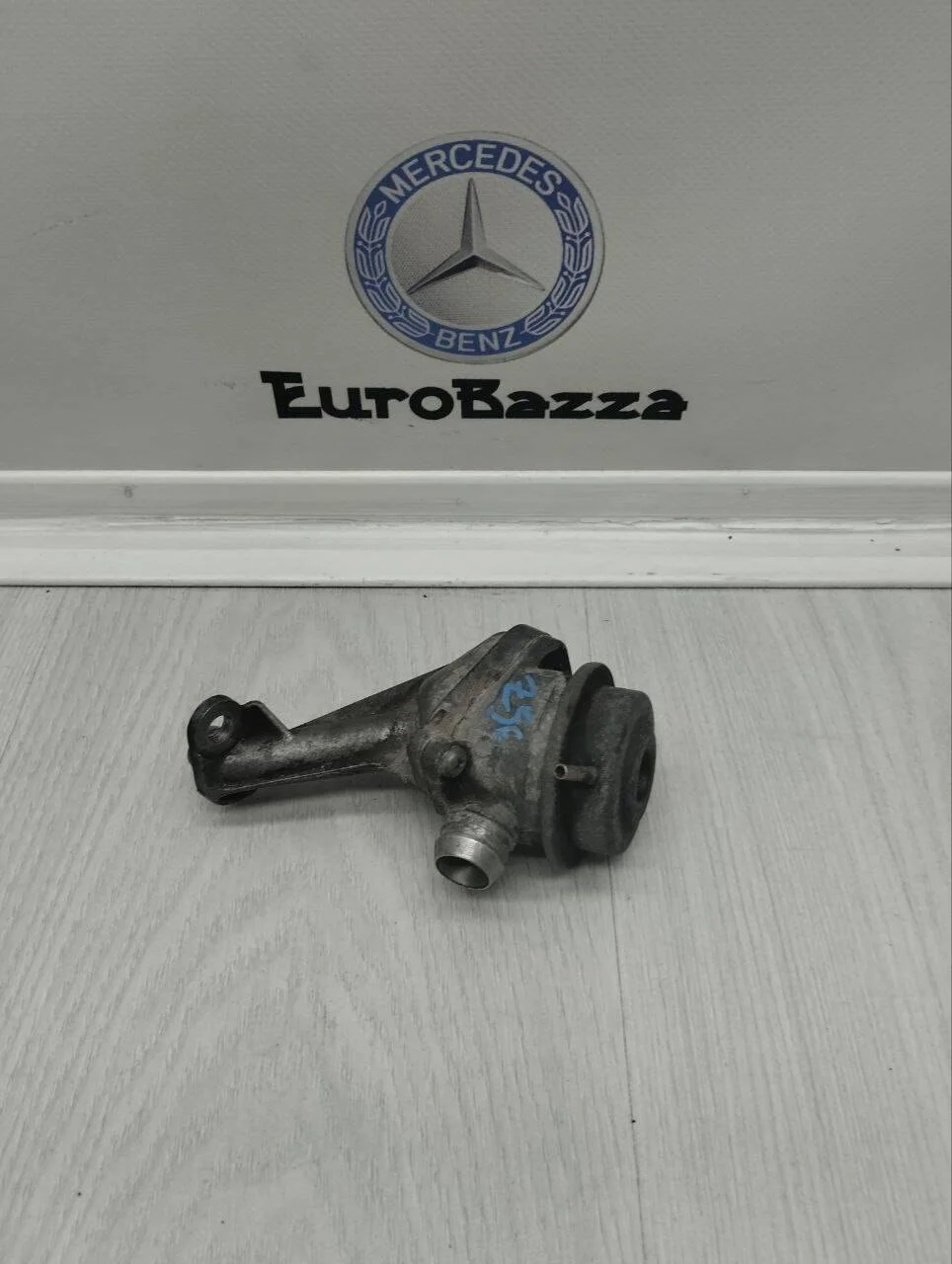 Клапан EGR правый Mercedes М112