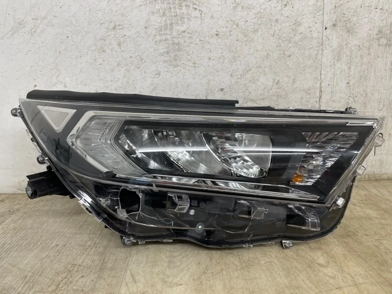 Фара TOYOTA RAV4 2019 2020 2021 2022 XA50