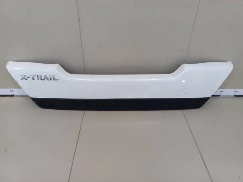 Накладка двери багажника Nissan X-Trail T31 2007-2014