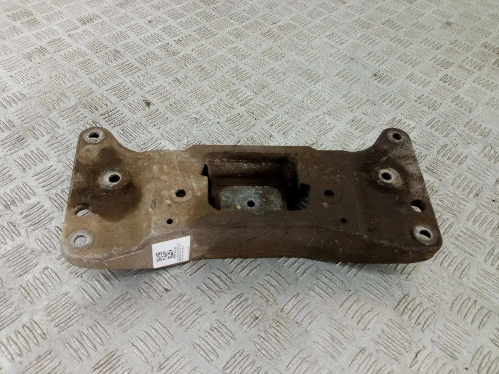 Кронштейн коробки (балка кпп) BMW 5 F10/F11/GT F07 2012 6781222