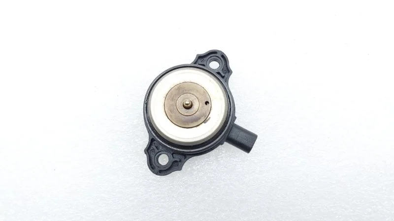 Клапан электромагнитный изменения фаз грм BMW 5-Series 2012 F18