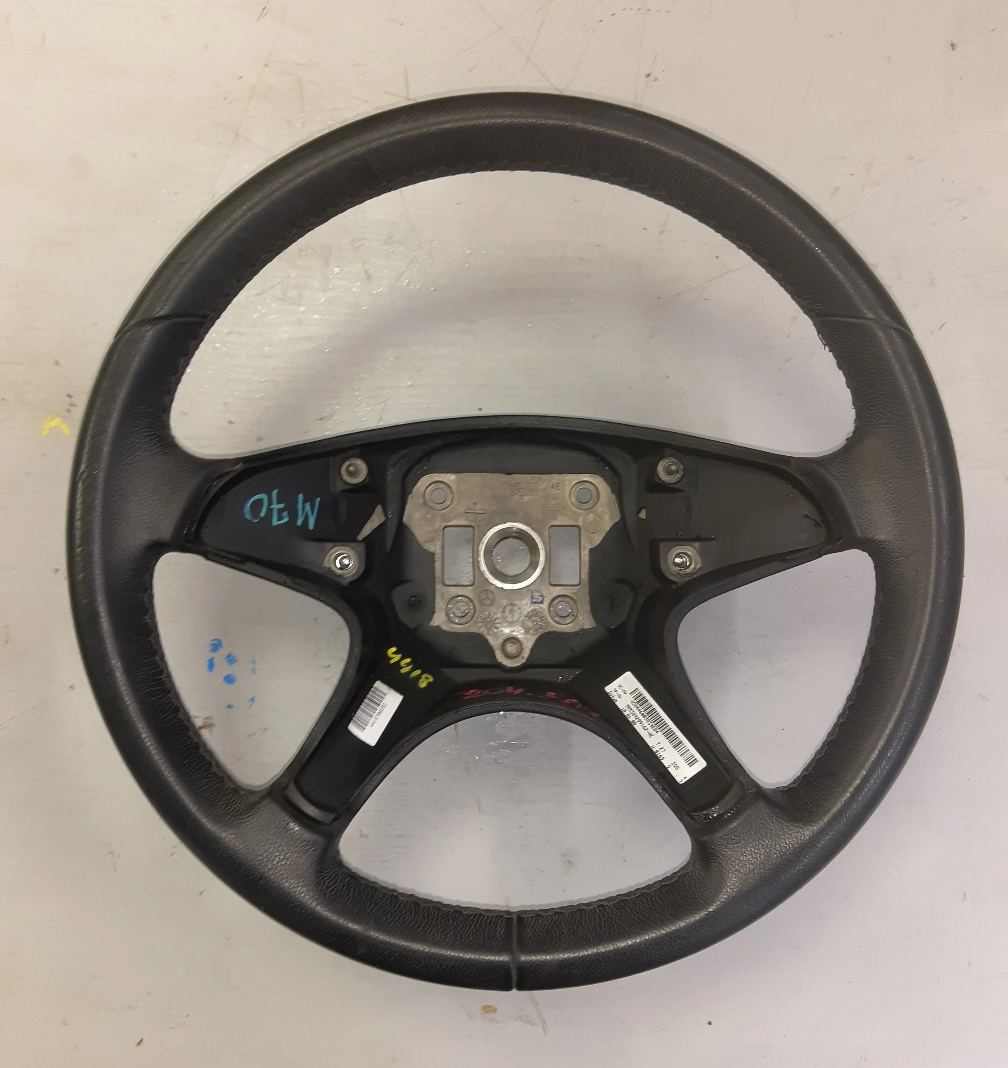 [Б/У] Рулевое колесо MB W204 2007-2015 - 4 спицы