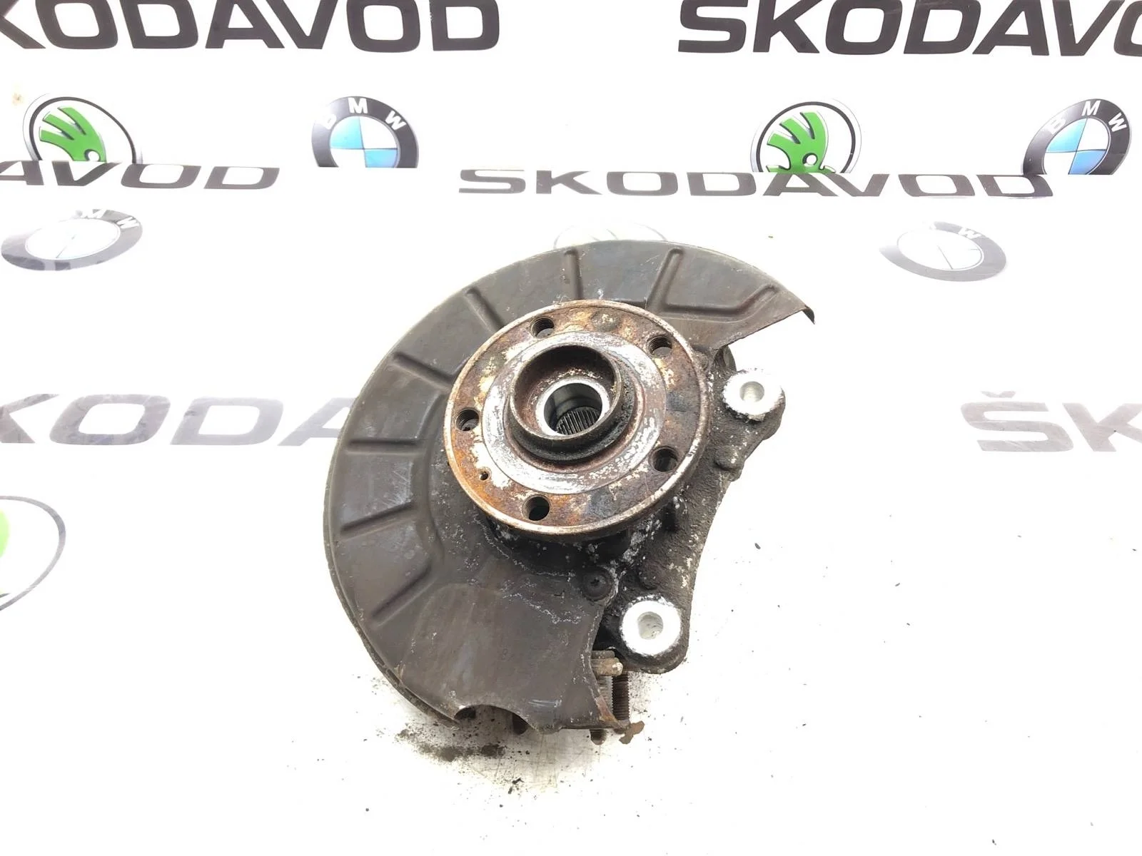 Кулак поворотный Volkswagen Passat 2011 3C0407254F B7 2.0 CFFB, передний правый