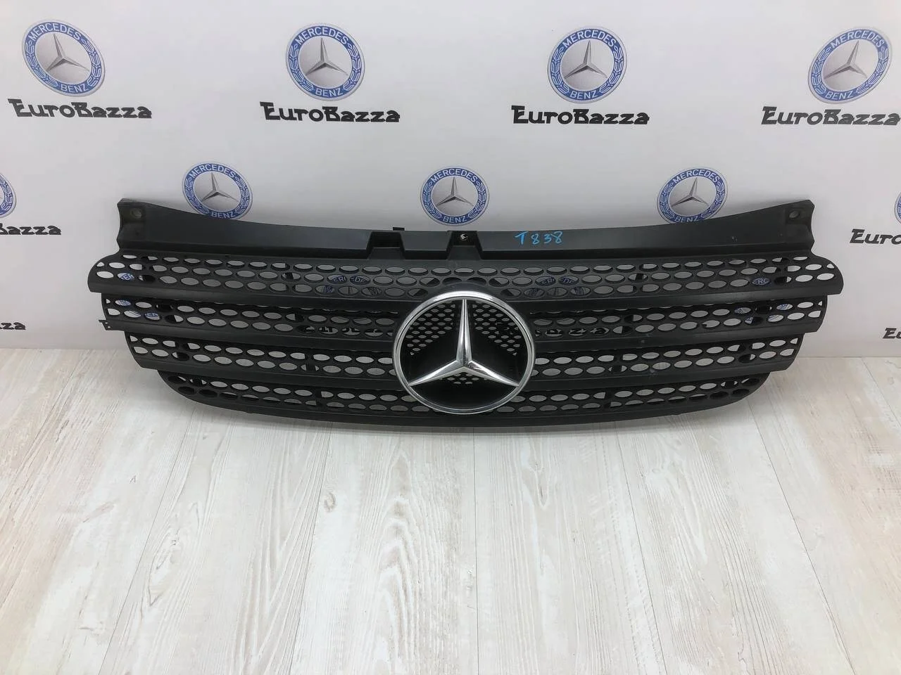 Решетка радиатора Mercedes W639