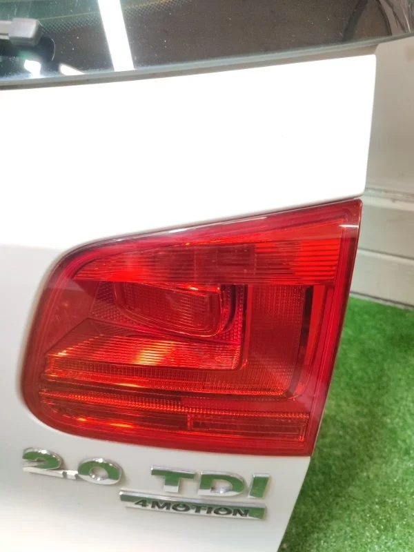 Фонарь задний Volkswagen Tiguan R-Line 2015 5N0945094H 1 2.0D CFFB 140 Л.С, правый