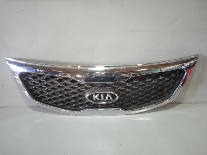 Решетка радиатора Kia Sorento 2 2009-2020