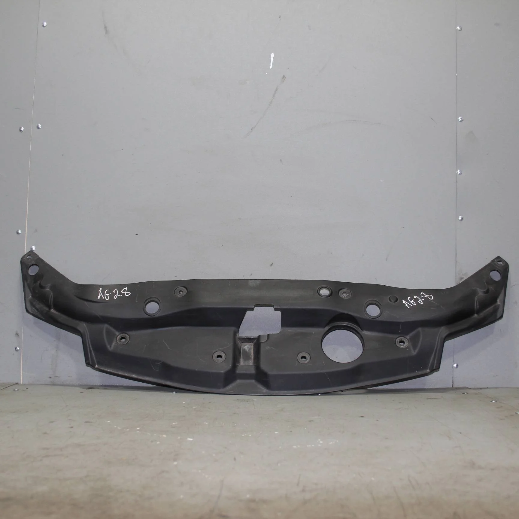 Накладка замка капота HONDA Civic 5D 2006-2011