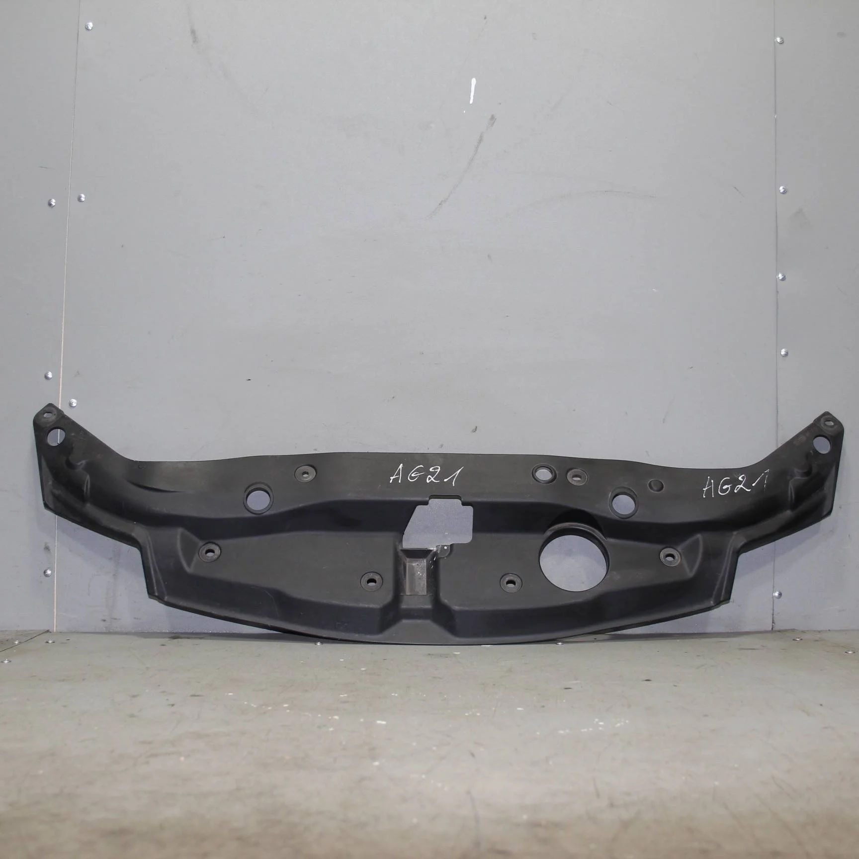 Накладка замка капота HONDA Civic 5D 2006-2011