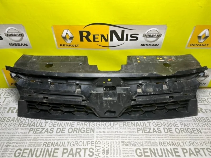 Основание решетки радиатора Renault Duster 2015