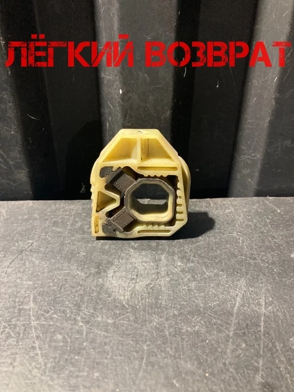 Кронштейн радиатора Audi A3 1K0121367G 8P1