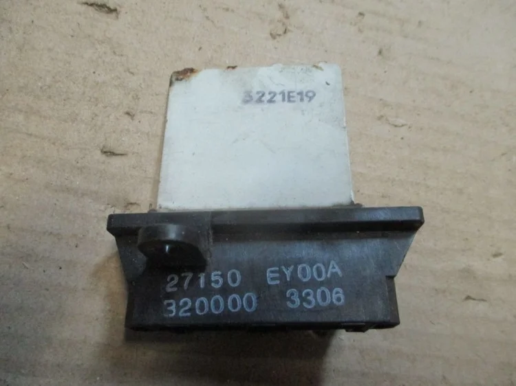 Резистор вентилятора отопителя 27150EY00A Ниссан Микра K13K Тиана N17X Альмера