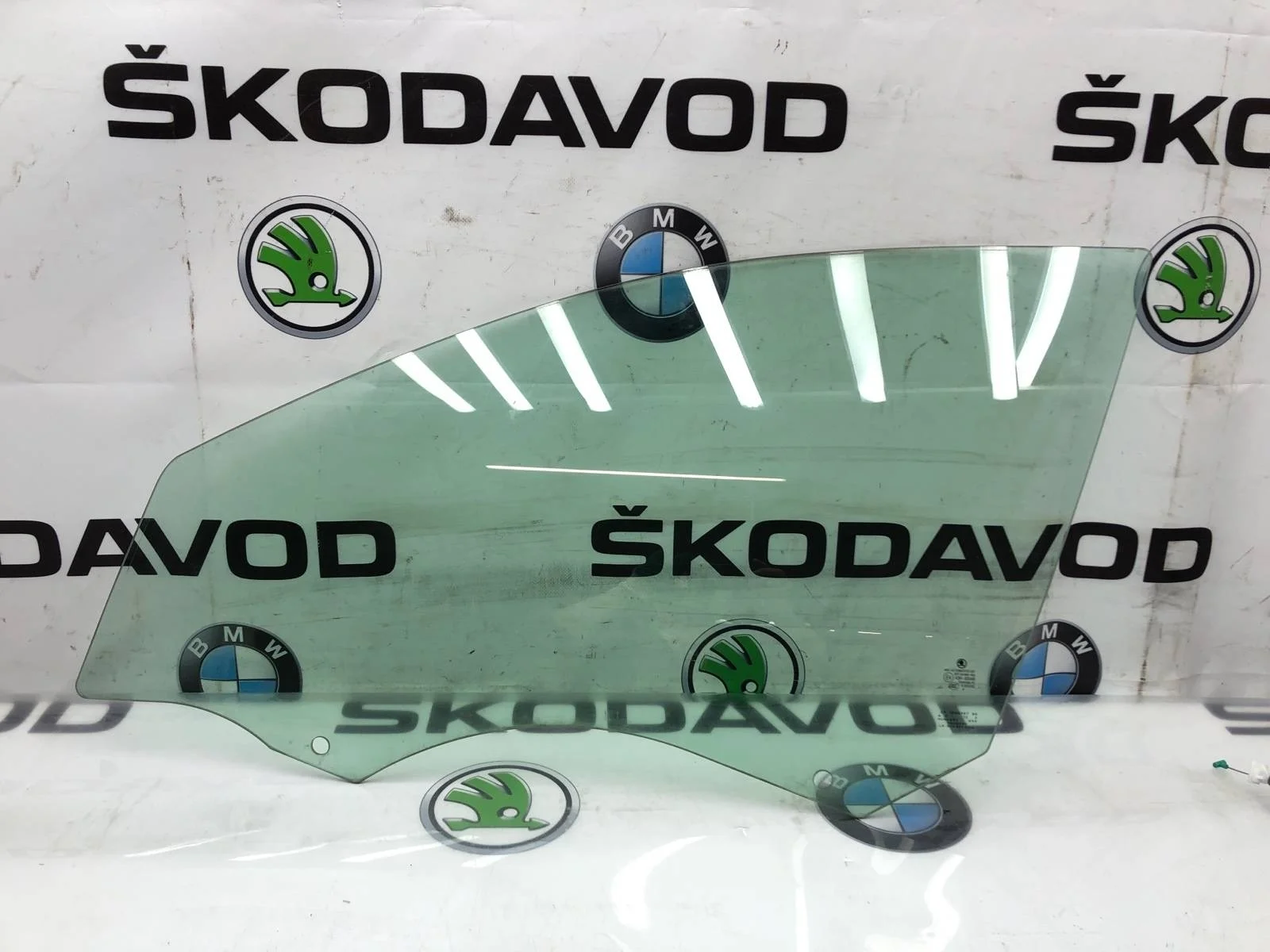 Стекло двери Skoda Octavia 2015 5E0845201A A7 (5E) 2.0 CKFC, переднее левое