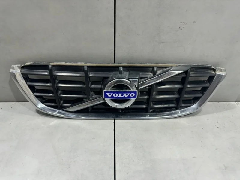 Решетка радиатора Volvo XC60