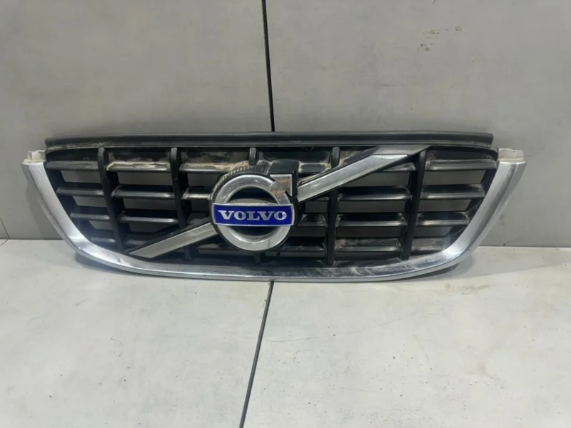 Решетка радиатора Volvo XC60