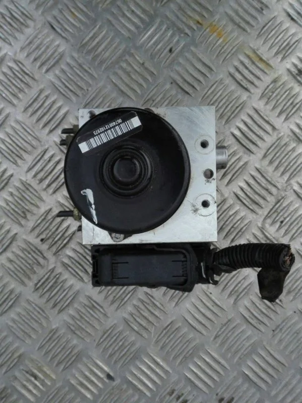 Блок abs Nissan Navara (D40) 2004-2015 2009