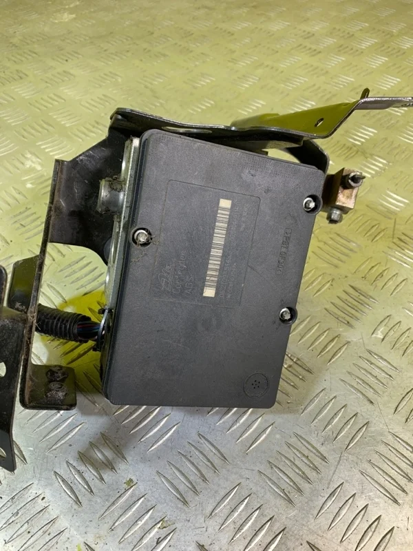 Блок abs Nissan Navara (D40) 2004-2015 2009