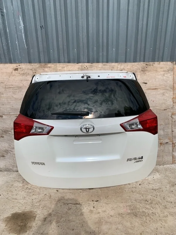 Дверь багажника Toyota RAV4 2013-2015 40