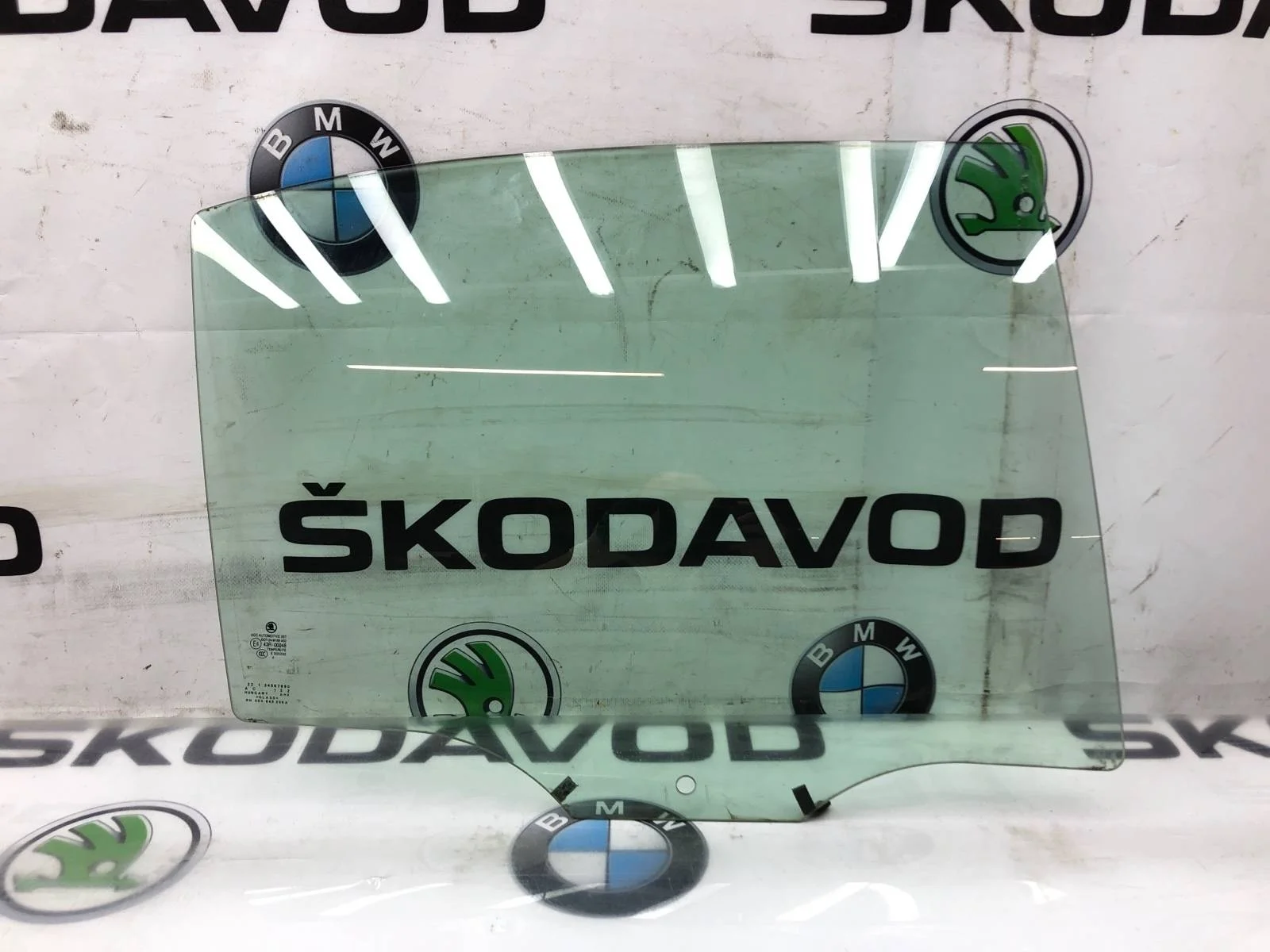 Стекло двери Skoda Octavia 2015 5E5845206A A7 (5E) 2.0 CKFC, заднее правое