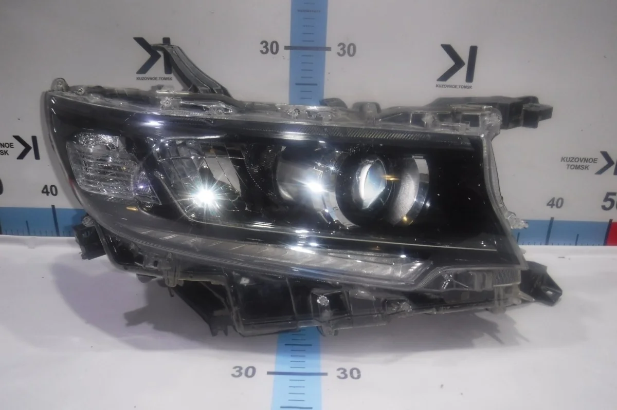 Фара Toyota Land Cruiser Prado 2009-2023 J150