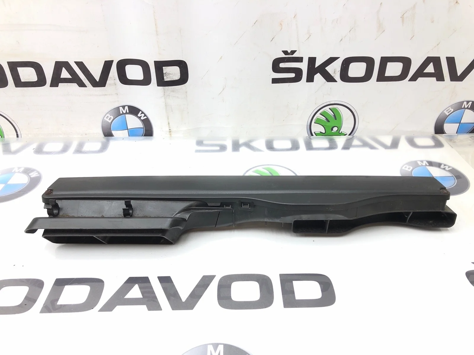 Воздухозаборник Skoda Octavia 2015 5Q0129254B A7 (5E) 2.0 CKFC