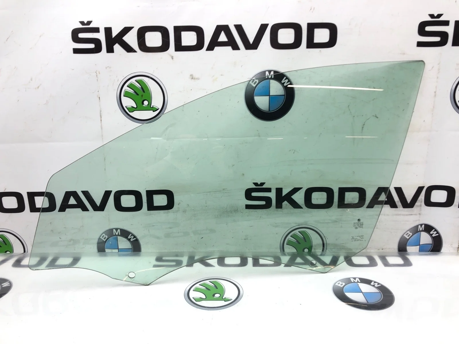 Стекло двери Skoda Octavia 5E0845201A A7 (5E), переднее левое