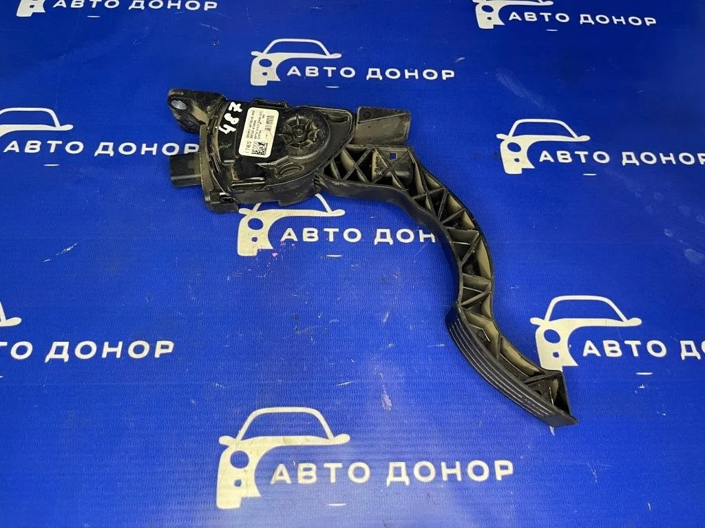 педаль FORD FOCUS CB8 IQDB