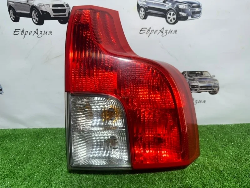 Фонарь Volvo Xc90 2009 30678990, правый