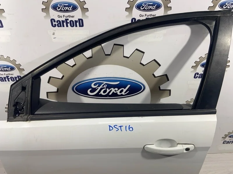 Уплотнитель стекла наружный передний левый Ford