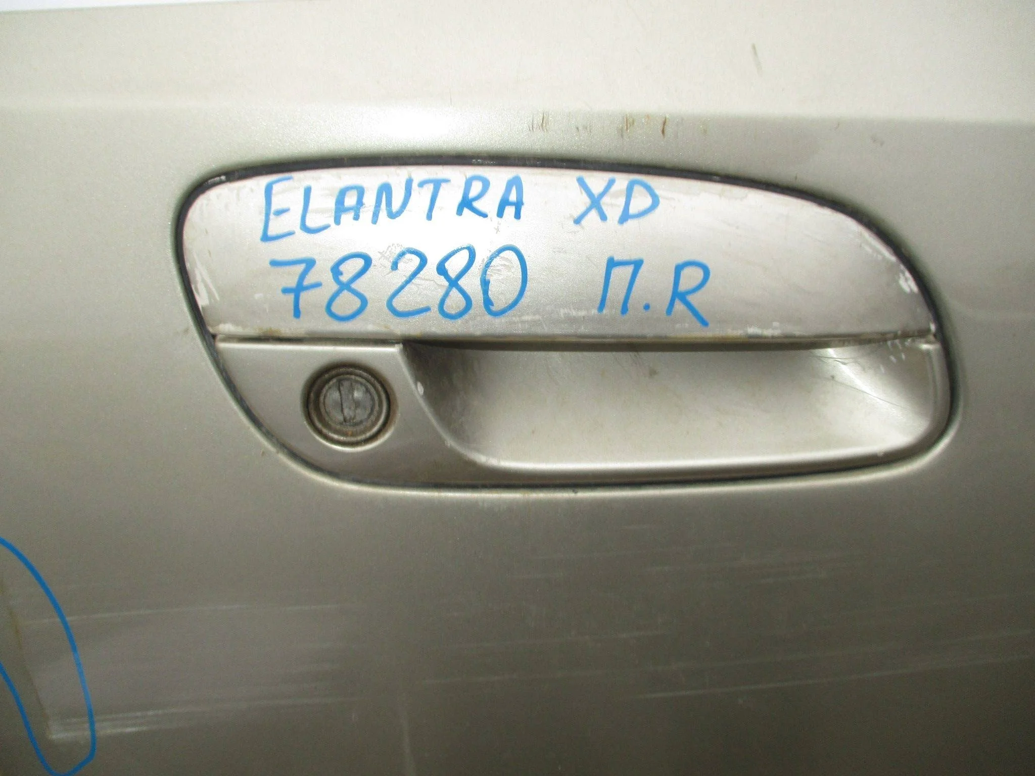 Ручка двери передней наружная правая Hyundai Elantra (XD) 2000-2006